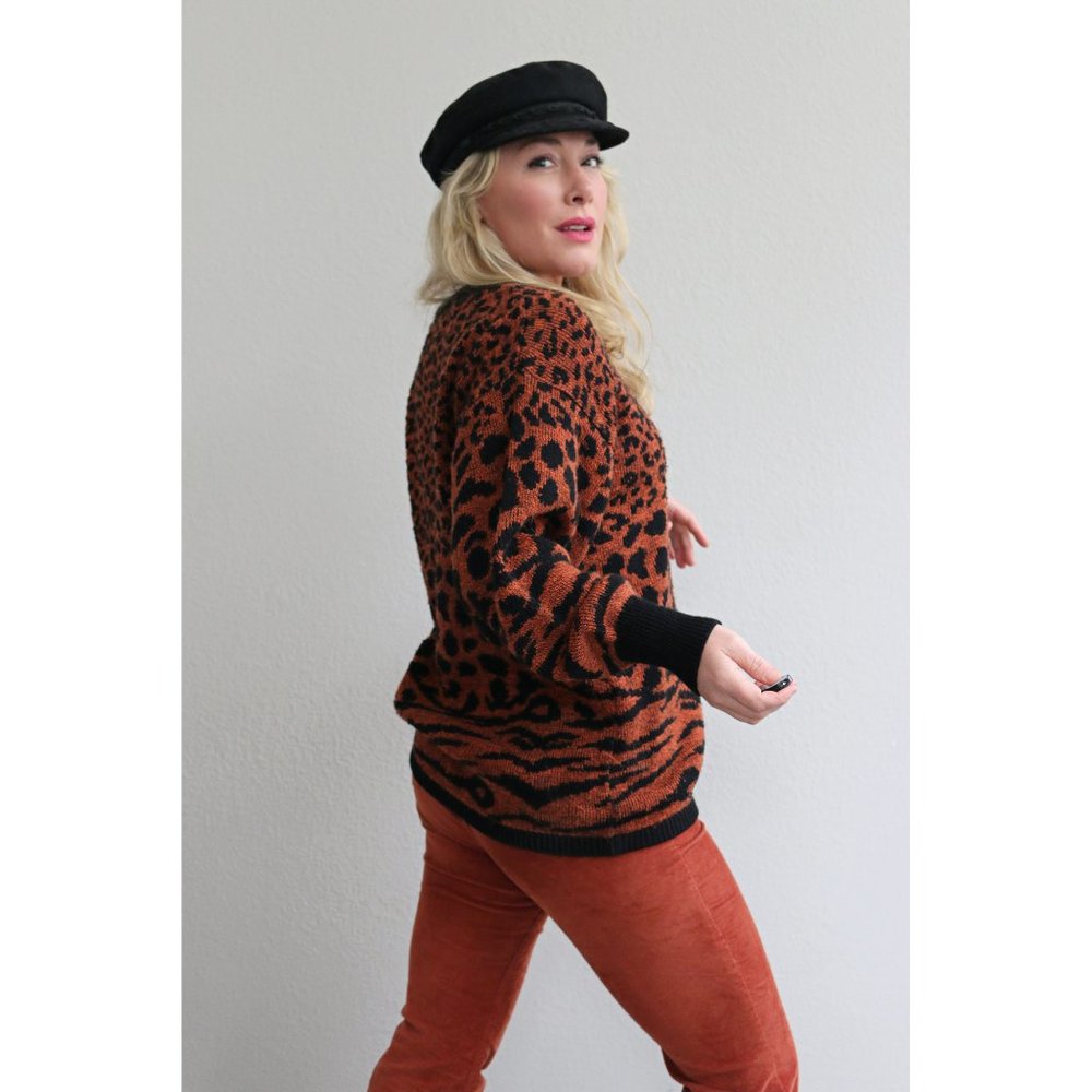 1980's Prezzia Sportswear Animal Print Sweater // Women's Extra Small to Medium